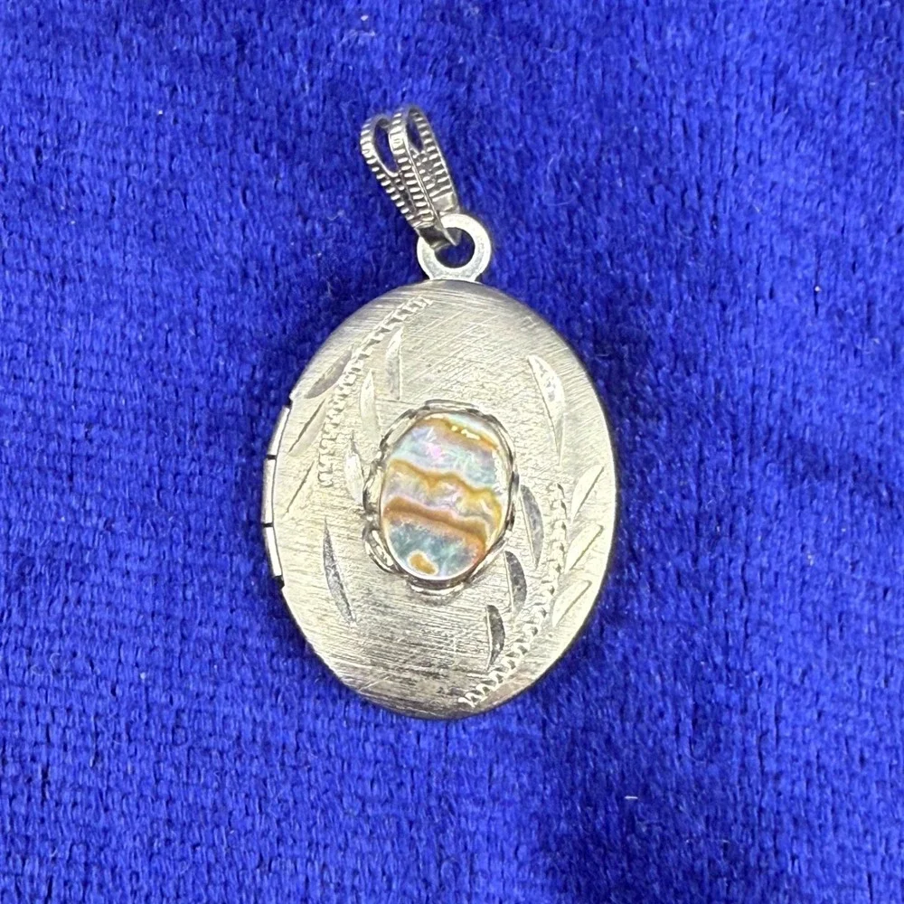 Vintage‎ Locket Pendant Oval Silver Tone Abalone